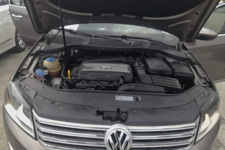 Used Volkswagen Magotan 2016 1.8TSI Smart Comfort Model Engine Bay