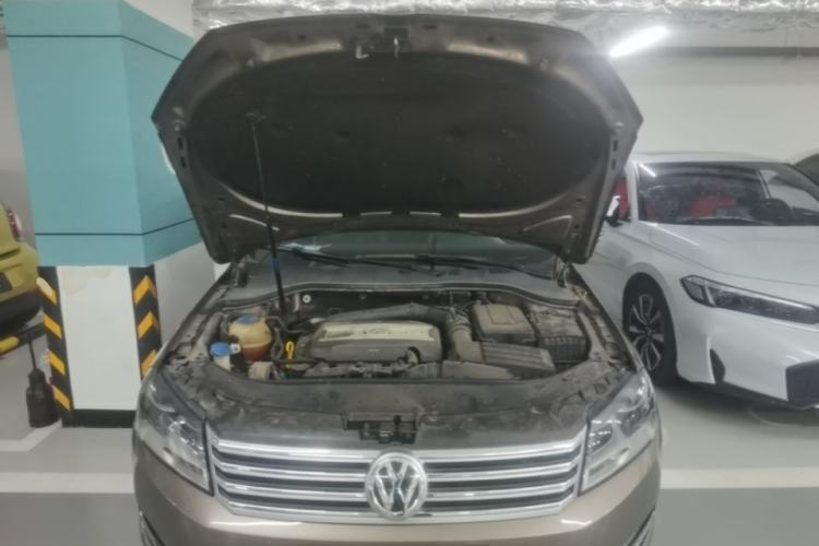 Used Volkswagen Magotan 2016 1.8TSI Smart Comfort Model Engine Bay