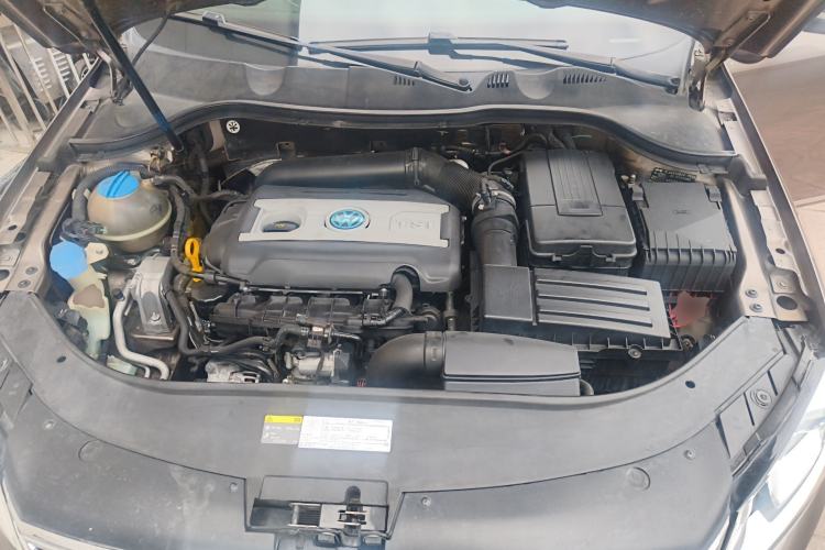 Used Volkswagen Magotan 2016 1.8TSI Smart Enjoyment Leading Model Engine Bay