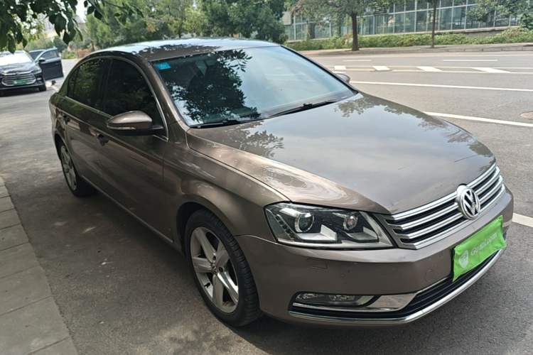 Used Volkswagen Magotan 2016 1.8TSI Luxury Comfort Model Front Right 45 Deg
