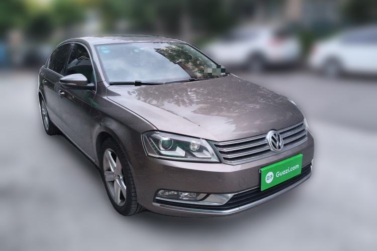 Used Volkswagen Magotan 2016 2.0 TSI Luxury Comfort Version Front Right 45 Deg