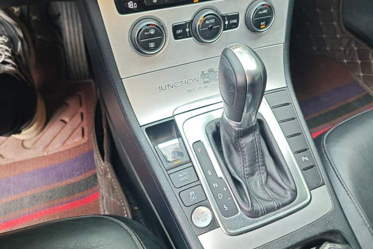 Used Volkswagen Magotan 2016 1.8TSI Luxury Comfort Model Gear Lever