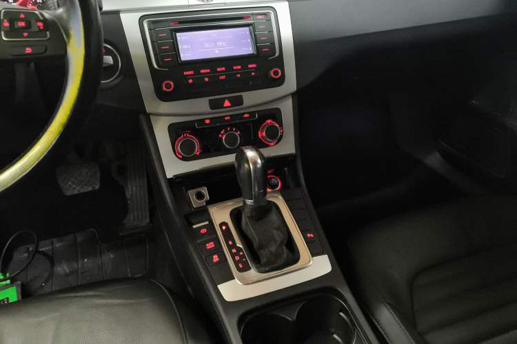 Used Volkswagen Magotan 2016 1.8TSI Smart Comfort Model Gear Lever