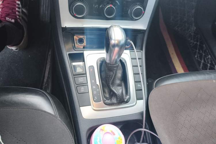 Used Volkswagen Magotan 2016 1.8TSI Smart Comfort Model Gear Lever