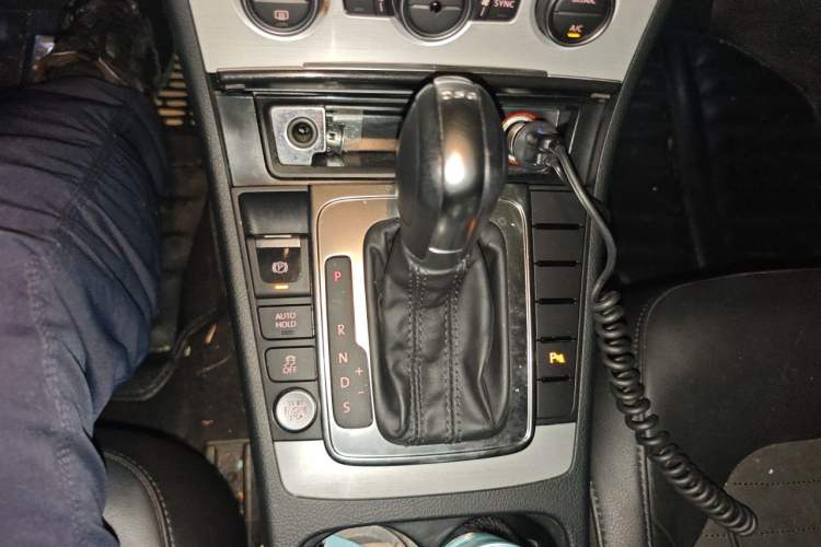 Used Volkswagen Magotan 2016 1.8TSI Luxury Comfort Model Gear Lever
