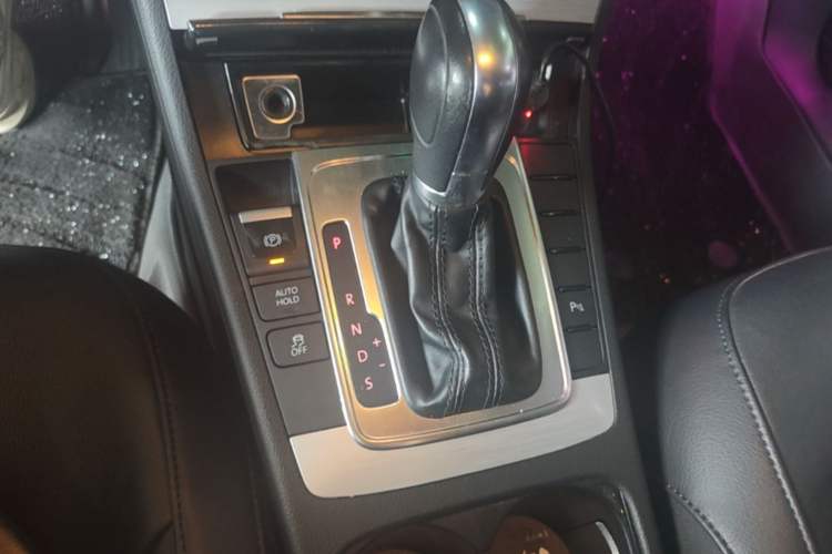 Used Volkswagen Magotan 2016 1.8TSI Smart Comfort Model Gear Lever