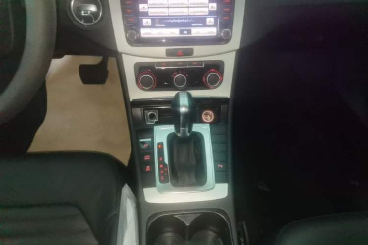 Used Volkswagen Magotan 2016 1.8TSI Smart Comfort Model Gear Lever