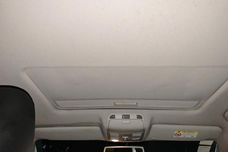 Used Volkswagen Magotan 2016 1.8TSI Luxury Comfort Model Headliner
