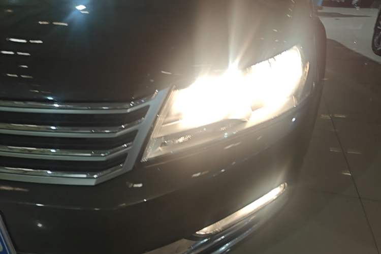 Used Volkswagen Magotan 2016 1.8TSI Smart Comfort Model Left Front Headlight