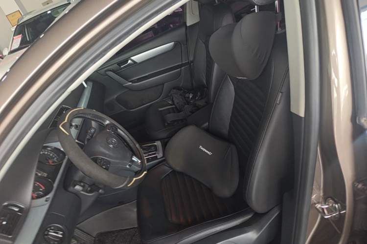 Used Volkswagen Magotan 2016 1.8TSI Smart Comfort Model Left Front Seat