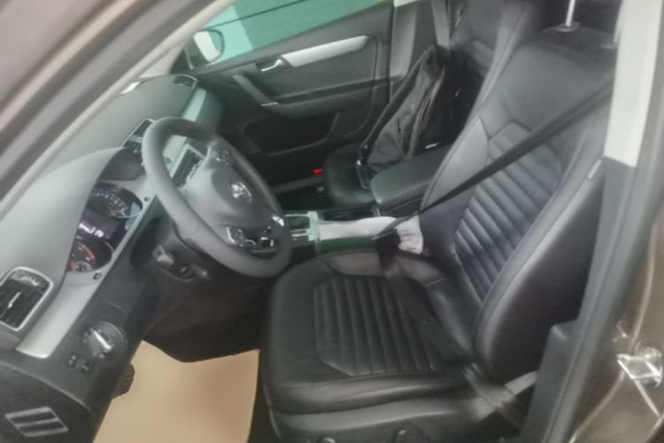 Used Volkswagen Magotan 2016 1.8TSI Smart Comfort Model Left Front Seat