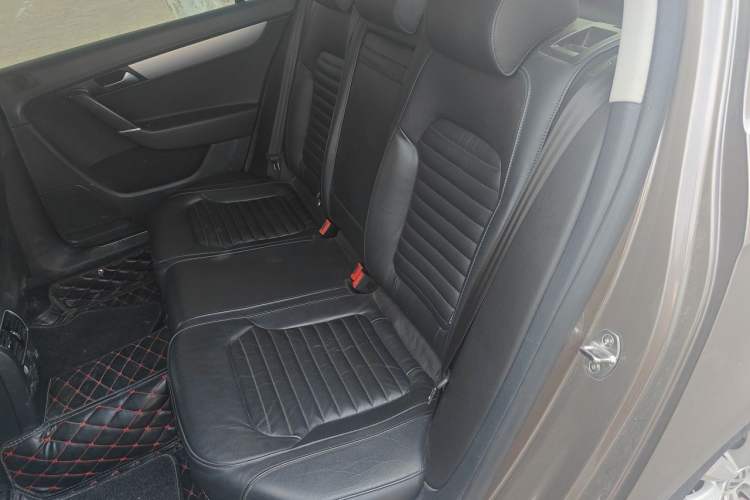 Used Volkswagen Magotan 2016 1.8TSI Smart Enjoyment Leading Model Left Rear Seat