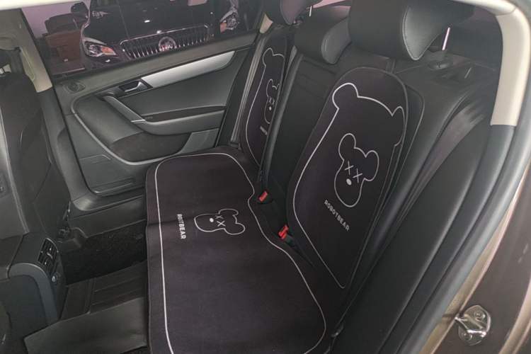 Used Volkswagen Magotan 2016 1.8TSI Smart Comfort Model Left Rear Seat