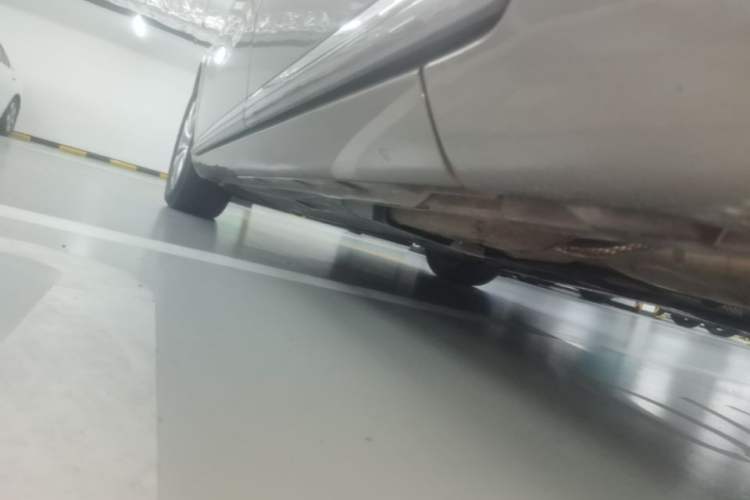 Used Volkswagen Magotan 2016 1.8TSI Smart Comfort Model Left Side Sill