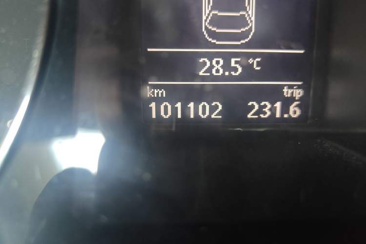 Used Volkswagen Magotan 2016 1.8TSI Smart Enjoyment Leading Model Odometer Close Up