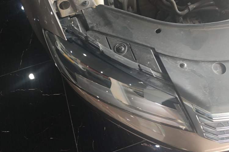 Used Volkswagen Magotan 2016 1.8TSI Smart Comfort Model Right Front Headlight