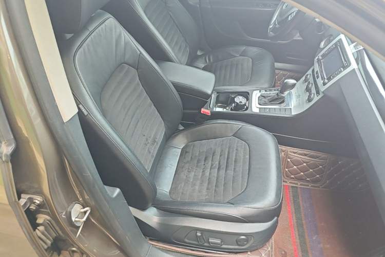 Used Volkswagen Magotan 2016 1.8TSI Luxury Comfort Model Right Front Seat