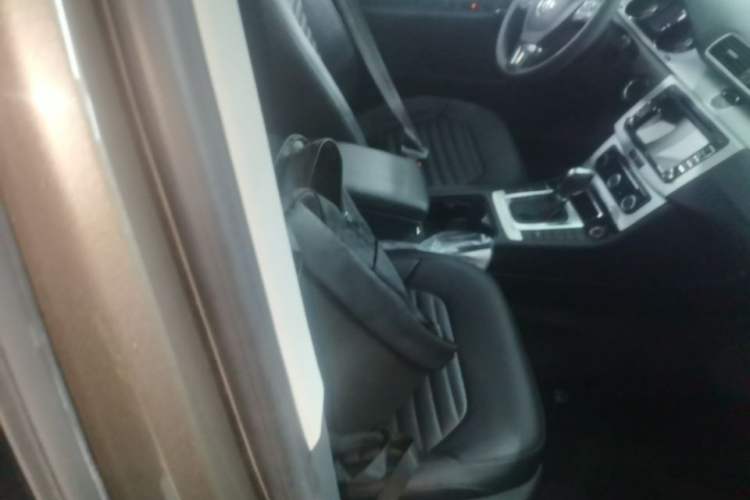 Used Volkswagen Magotan 2016 1.8TSI Smart Comfort Model Right Front Seat