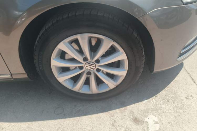 Used Volkswagen Magotan 2016 1.8TSI Smart Comfort Model Right Front Wheel Hub