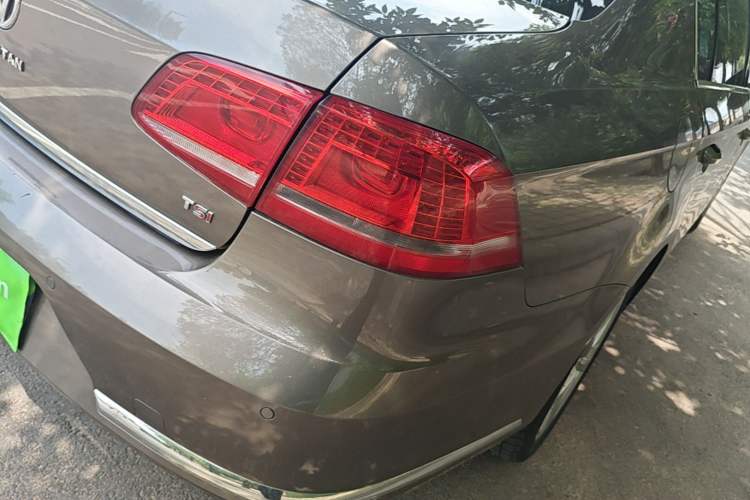 Used Volkswagen Magotan 2016 1.8TSI Luxury Comfort Model Right Rear Taillight