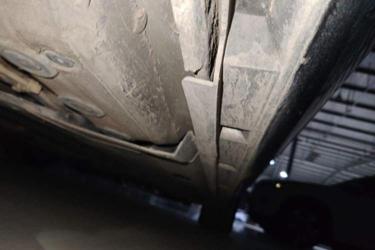 Used Volkswagen Magotan 2016 1.8TSI Smart Comfort Model Right Side Sill