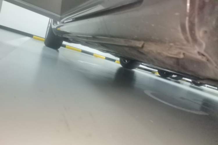 Used Volkswagen Magotan 2016 1.8TSI Smart Comfort Model Right Side Sill