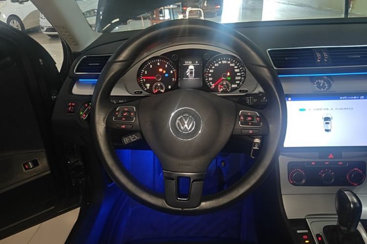 Used Volkswagen Magotan 2016 1.8TSI Smart Comfort Model Steering Wheel