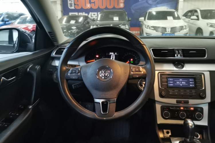 Used Volkswagen Magotan 2016 1.8TSI Smart Comfort Model Steering Wheel