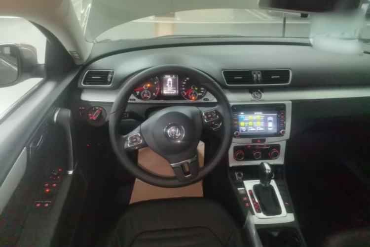 Used Volkswagen Magotan 2016 1.8TSI Smart Comfort Model Steering Wheel