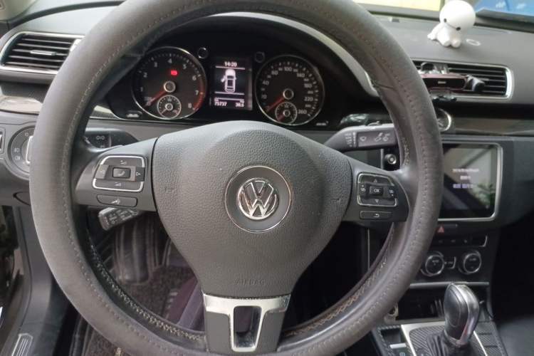 Used Volkswagen Magotan 2016 1.8TSI Luxury Comfort Model Steering Wheel