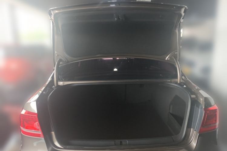 Used Volkswagen Magotan 2016 1.8TSI Smart Comfort Model Trunk