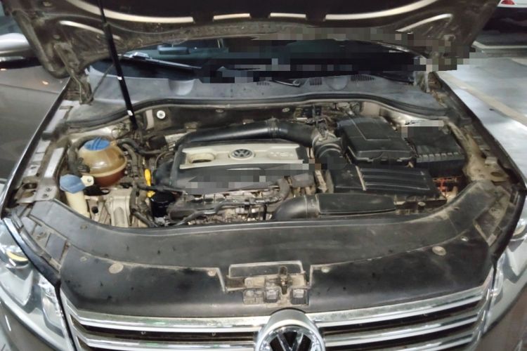 Used Volkswagen Magotan 2016 2.0 TSI Luxury Comfort Version Engine Bay