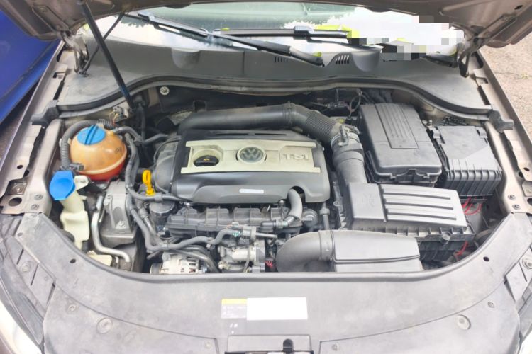 Used Volkswagen Magotan 2016 1.8TSI Smart Comfort Model Engine Bay