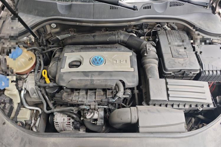 Used Volkswagen Magotan 2016 1.8TSI Smart Enjoyment Leading Model Engine Bay