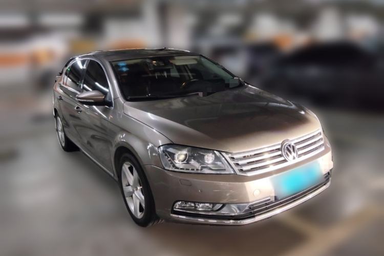 Used Volkswagen Magotan 2016 2.0 TSI Luxury Comfort Version Front Right 45 Deg