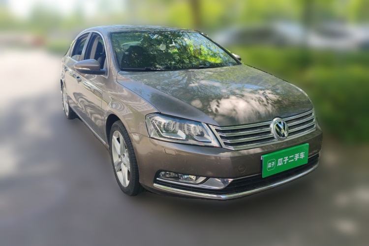 Used Volkswagen Magotan 2016 1.8TSI Luxury Comfort Model Front Right 45 Deg