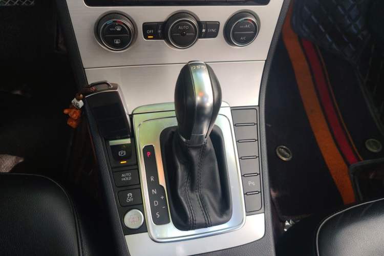 Used Volkswagen Magotan 2016 1.8TSI Luxury Comfort Model Gear Lever