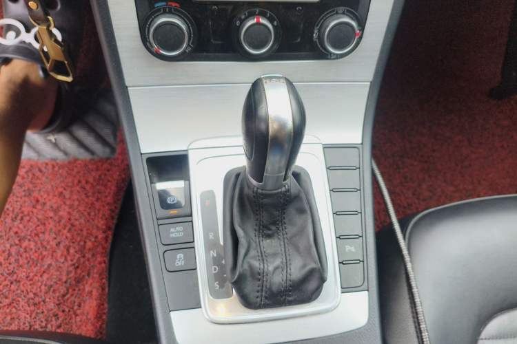 Used Volkswagen Magotan 2016 1.8TSI Smart Comfort Model Gear Lever