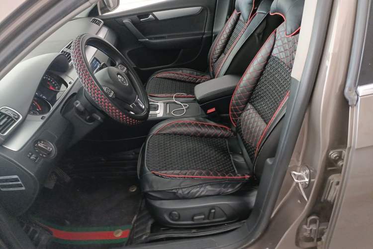 Used Volkswagen Magotan 2016 1.8TSI Smart Comfort Model Left Front Seat