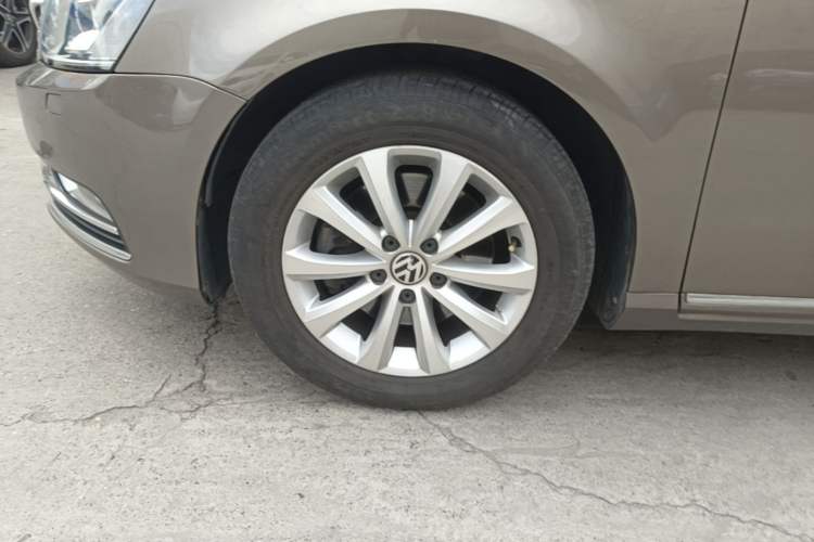 Used Volkswagen Magotan 2016 1.8TSI Smart Enjoyment Leading Model Left Front Wheel Hub