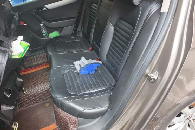 Used Volkswagen Magotan 2016 1.8TSI Smart Comfort Model Left Rear Seat
