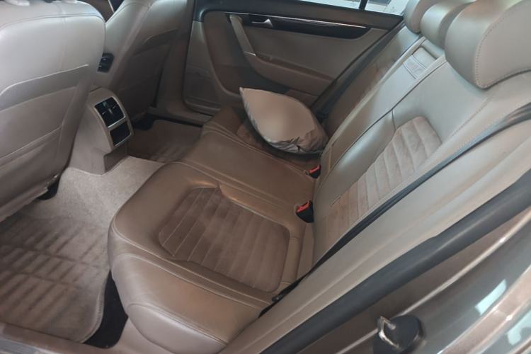 Used Volkswagen Magotan 2016 1.8TSI Luxury Comfort Model Left Rear Seat