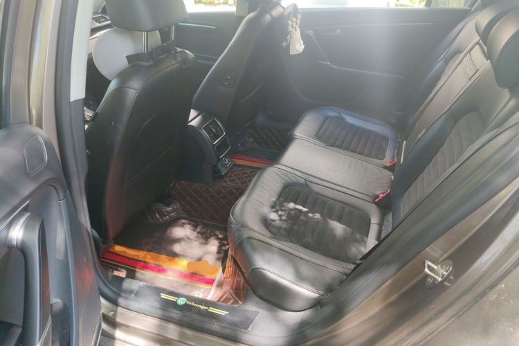 Used Volkswagen Magotan 2016 1.8TSI Luxury Comfort Model Left Rear Seat