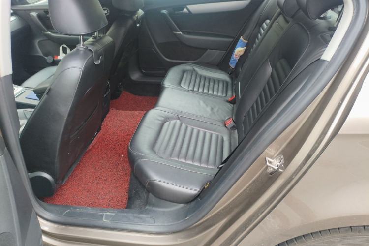 Used Volkswagen Magotan 2016 1.8TSI Smart Comfort Model Left Rear Seat