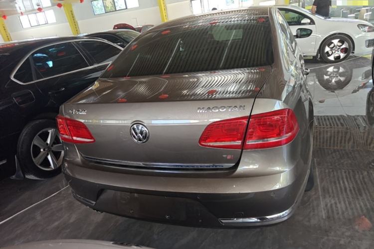 Used Volkswagen Magotan 2016 1.8TSI Luxury Comfort Model Rear