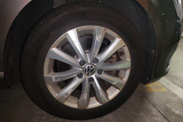Used Volkswagen Magotan 2016 1.8TSI Smart Enjoyment Leading Model Right Front Wheel Hub