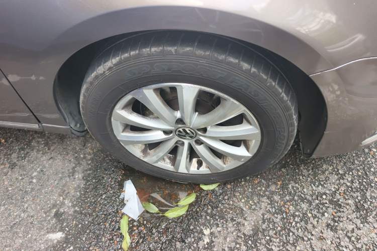 Used Volkswagen Magotan 2016 1.8TSI Smart Comfort Model Right Front Wheel Hub