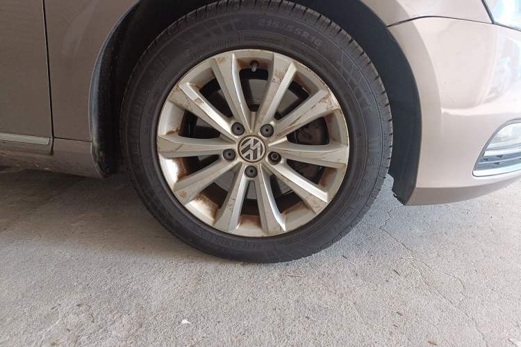 Used Volkswagen Magotan 2016 1.8TSI Smart Comfort Model Right Front Wheel Hub