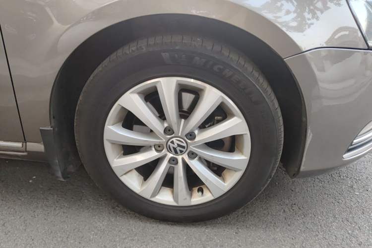 Used Volkswagen Magotan 2016 1.8TSI Smart Comfort Model Right Front Wheel Hub
