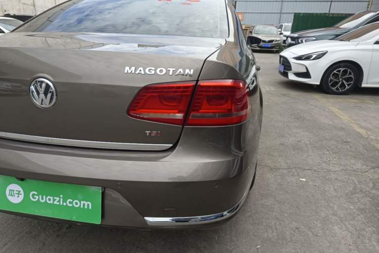 Used Volkswagen Magotan 2016 1.8TSI Smart Enjoyment Leading Model Right Rear Taillight